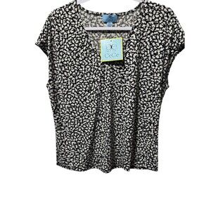 CeCe Brand Black And White Print Top Size M NWT MSRP 49.00
